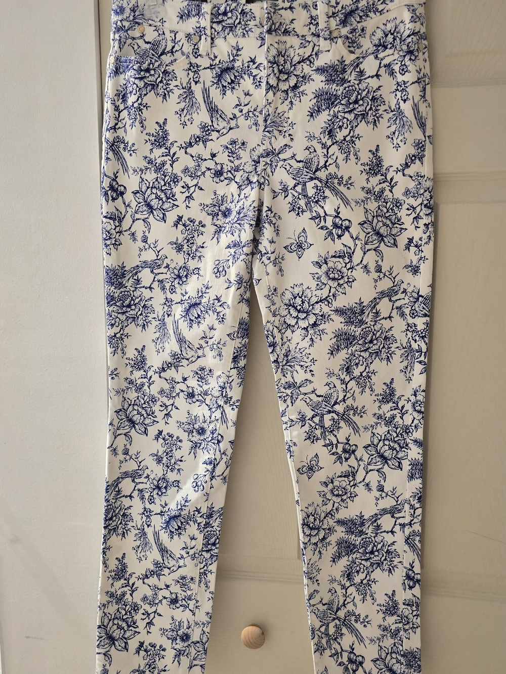 Talbots White & Blue Floral Ankle Jeans Size 6